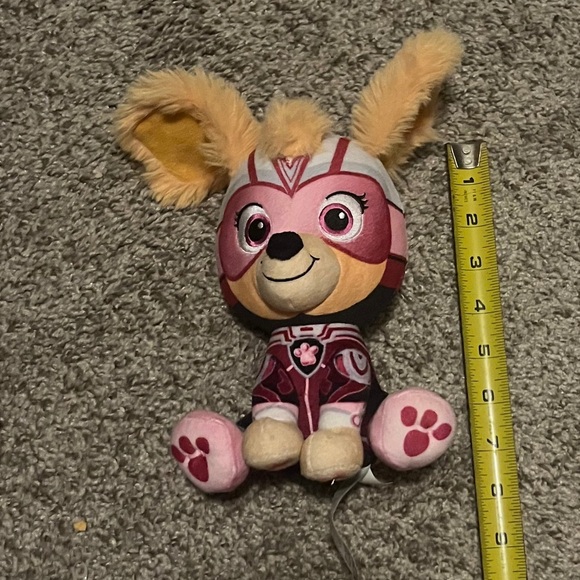 Paw Patrol the Movie Skye 7 inch plush - Picture 4 of 4